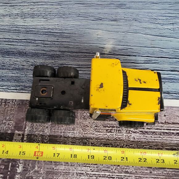 Vintage Nylint pressed steel/plastic day cab semi yellow/black - Picture 2 of 8